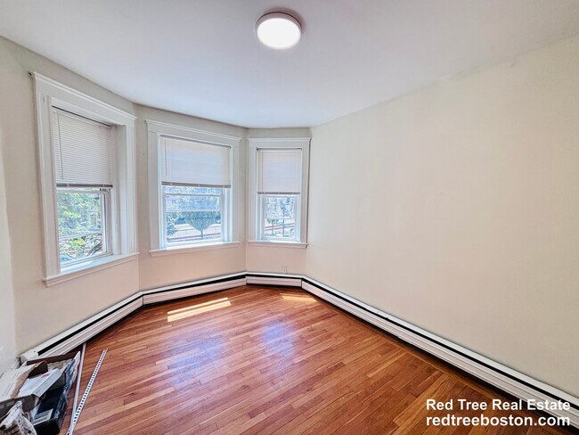 Building Photo - 1725 Commonwealth Ave Unit 2