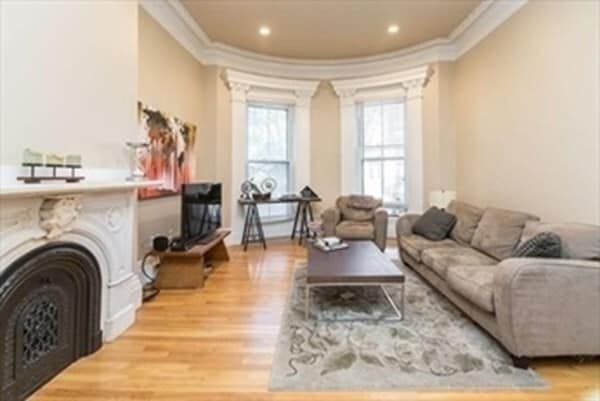 Photo - 209 W Newton St Unit 2