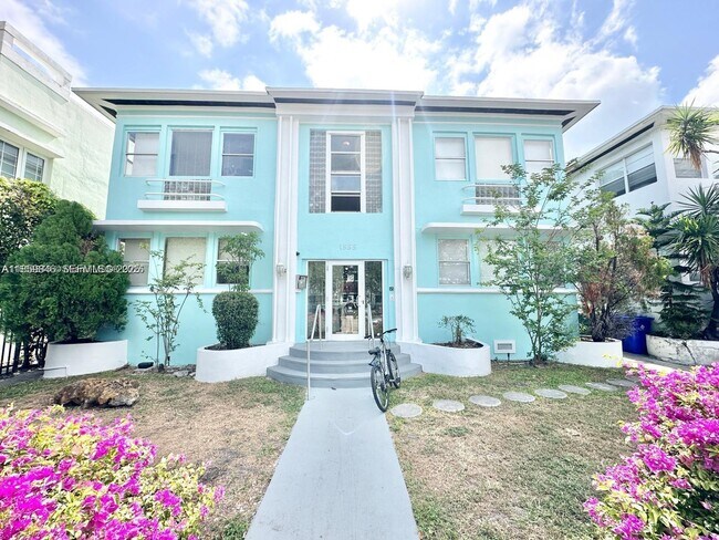 Building Photo - 1555 Pennsylvania Ave Unit 107