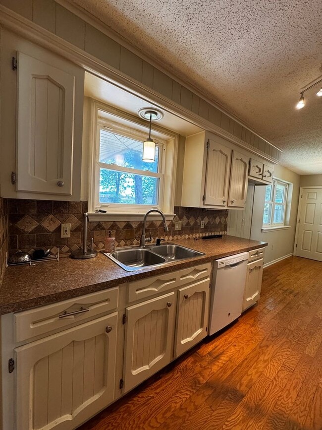 Photo - 3BD/2BA House for Lease in Jackson Park - Central Community
