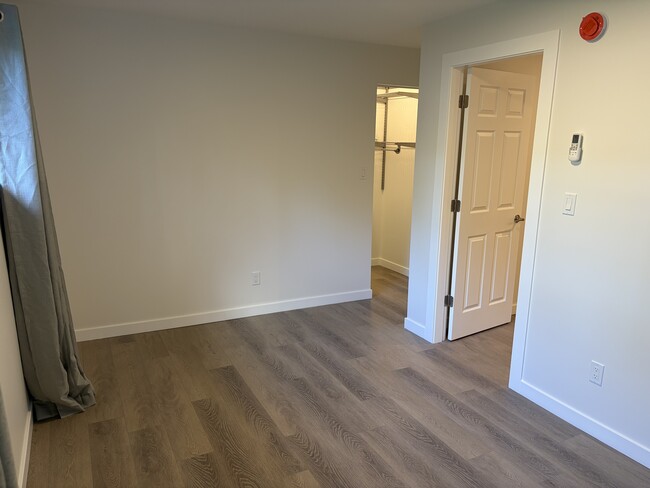 Photo - 957 Haslam Av Unité 2 bed 1 bath suite