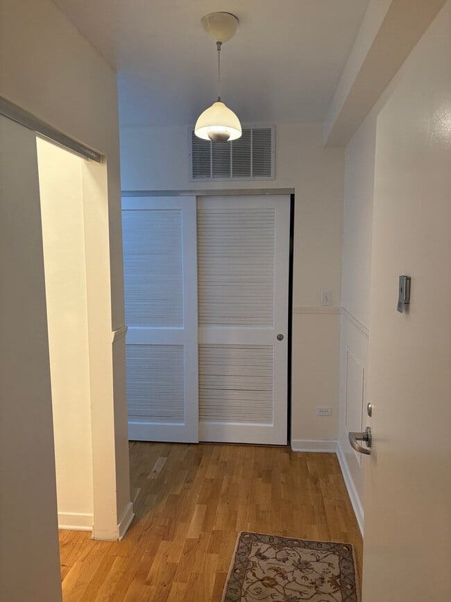 Photo - 4537 S Drexel Blvd Unit 601