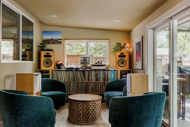 Photo - 9101 Heatherwood Dr