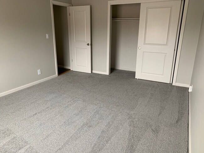 Yarmouth Place Apartment Homes