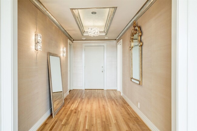 Photo - 121 N Post Oak Ln Unit 706