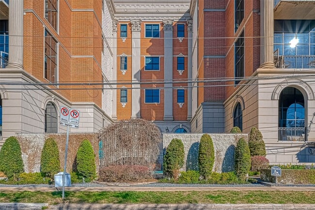 Photo - 1025 S Shepherd Dr