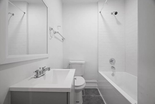 Photo - 4102 Howley St