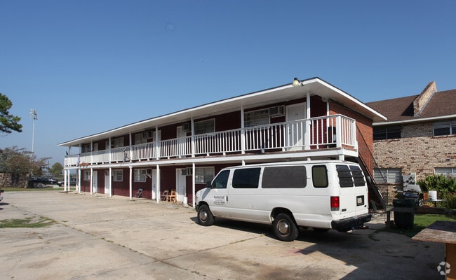 Photo - 4527 Tigerland Ave Apartments