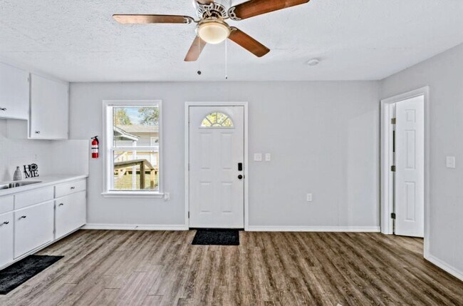Photo - 12918 Peggys Ln Unit C