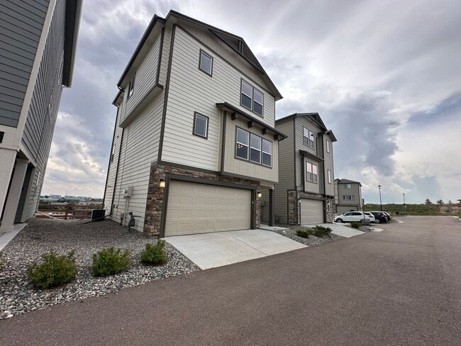 Photo - Charming 3 Bed 3 Bath House!!!