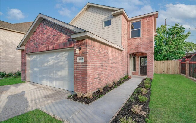 Photo - 8902 Edgebrook Dr