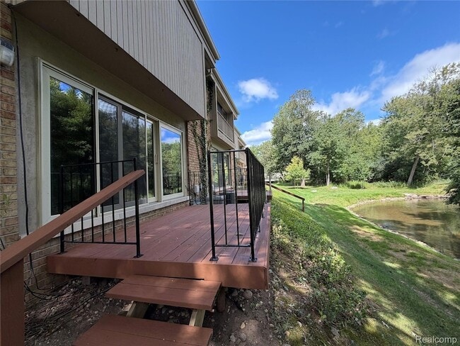 Photo - 629 Oakbrook W Unit 18