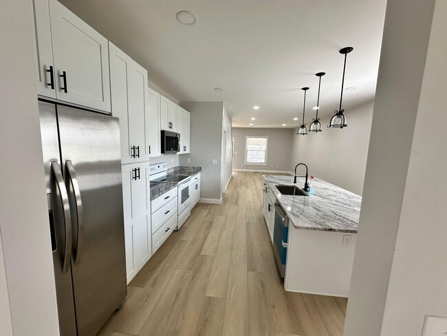 Photo - 7945 High St