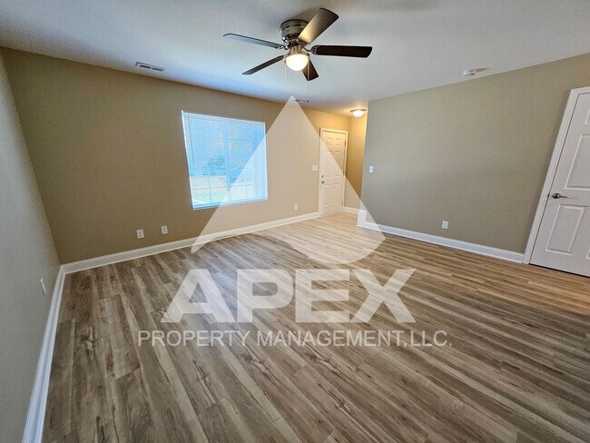 Photo - AVALON TOWNHOMES – LIKE NEW - 2 Bd/2.5 Ba Townhome off Topside Road with convenient access to Mar...