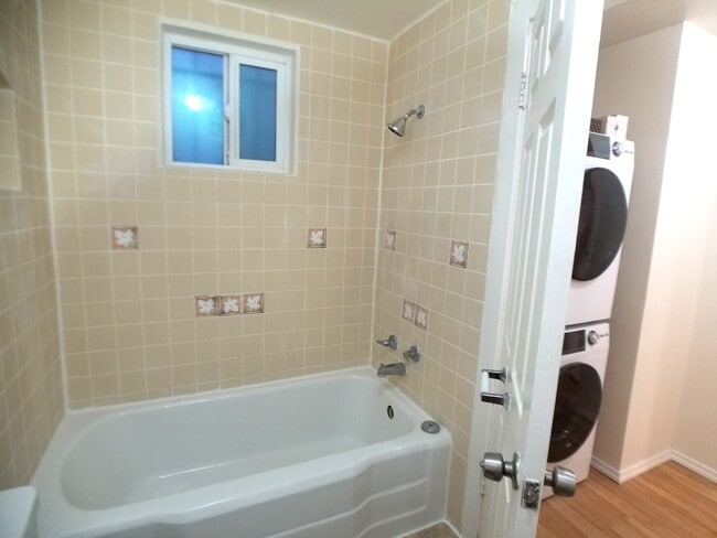 Photo - 1908 Lead Ave SE