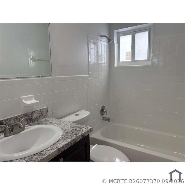 5829 NW 17th Pl Unit 3