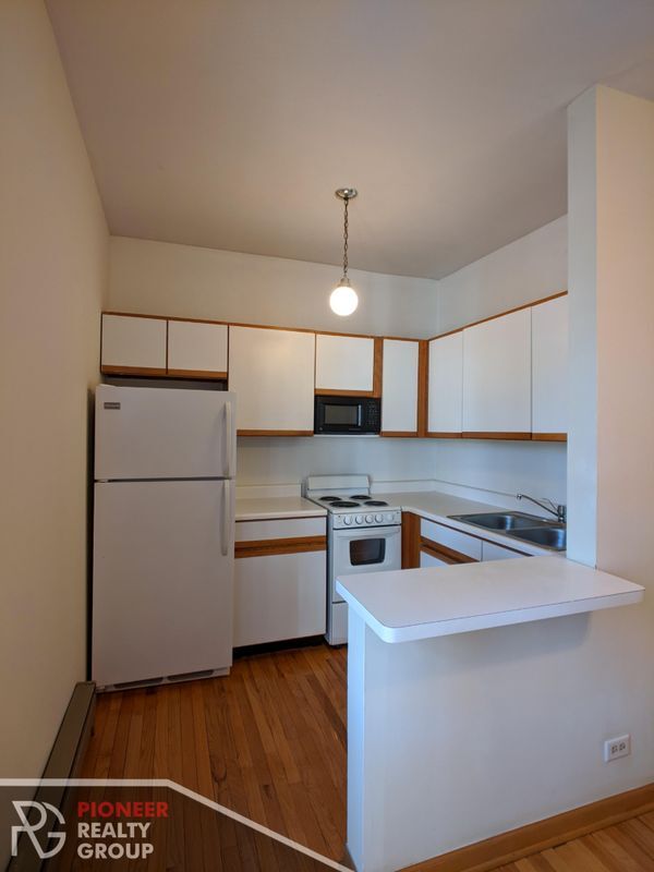 Photo - 635 W Barry Ave Unit 205
