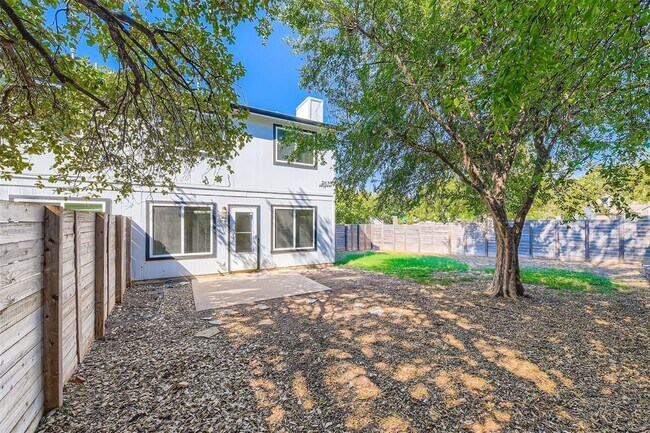 Photo - 9201 Sedgemoor Trail