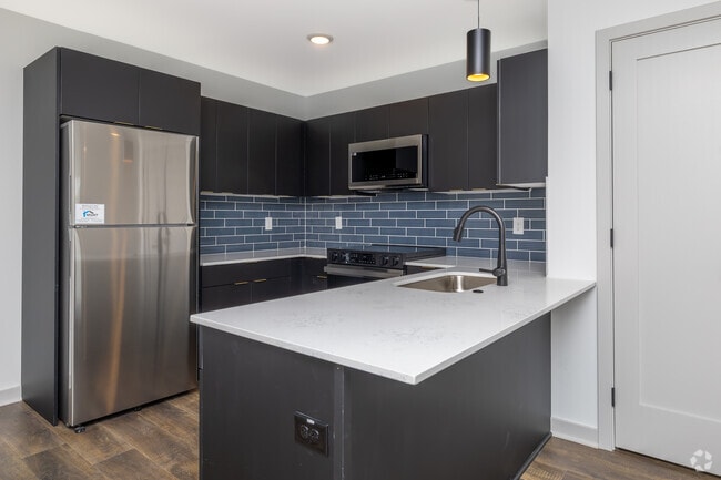 1BR, 1BA - 660SF - Kitchen - The Mezzo