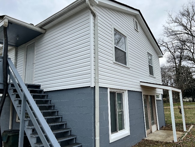 Photo - 711 W Eastland Ave