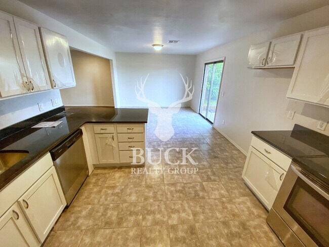 Photo - 11300 Cimarron Dr