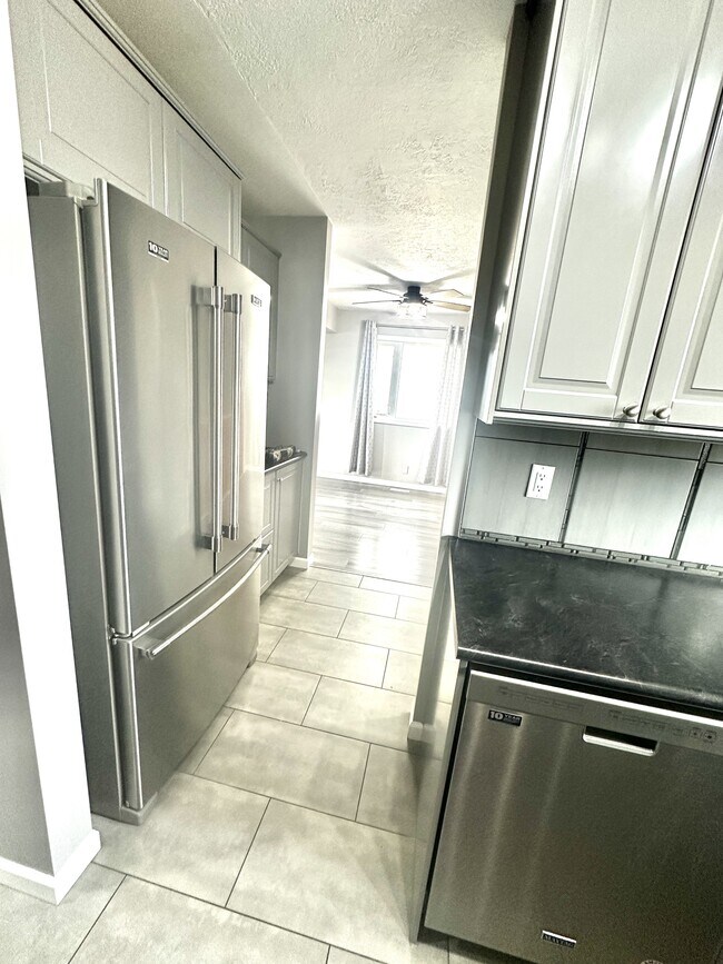 Photo - 8815-878A 78a St