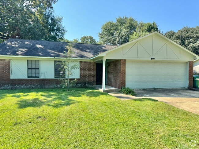 Building Photo - House For Rent!