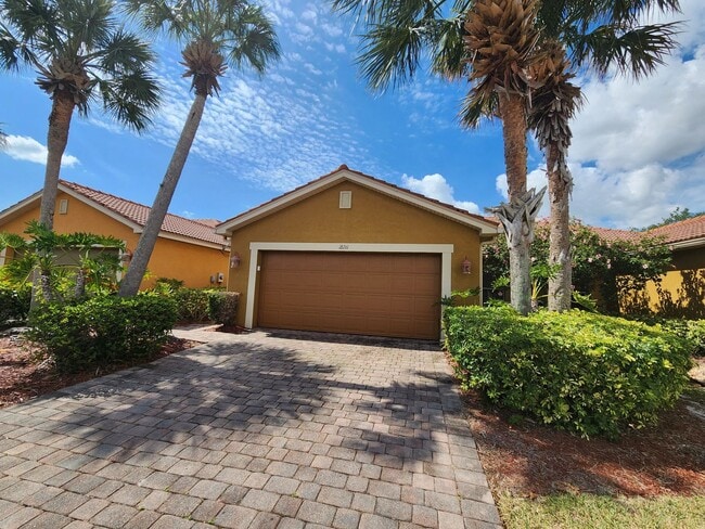 Building Photo - 2/2 Lehigh in Vistana Villas $500.00 Off First Month