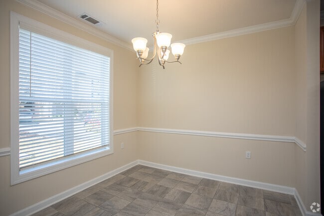 1BR, 1BA - The Fairfield - 840SF - Dining Room - Rosewood at Clemson