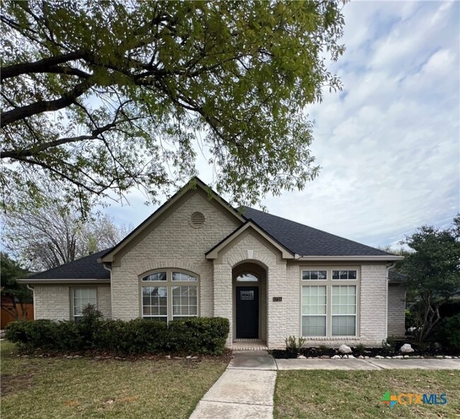 Photo - 1734 Oak Forest Dr House