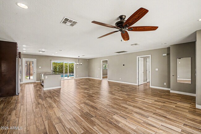 Photo - 1340 E Donner Dr