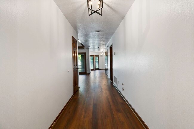 Photo - 1300 W Church St