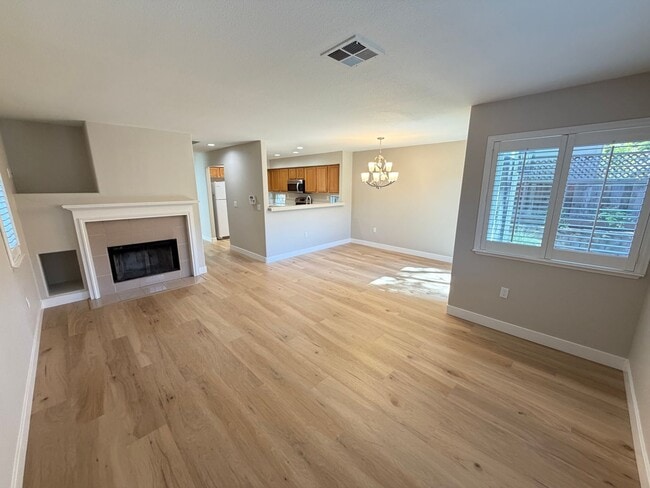 Photo - 3 Bed 2.5 Bath Single Family Home In Sam Ramon