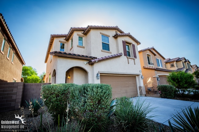 Building Photo - Charming 3Bdm 2.5Ba Home Nestled in a Gate...