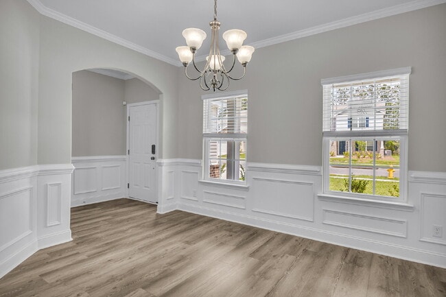 Photo - Spacious 4-Bedroom Home with Bonus Room in...