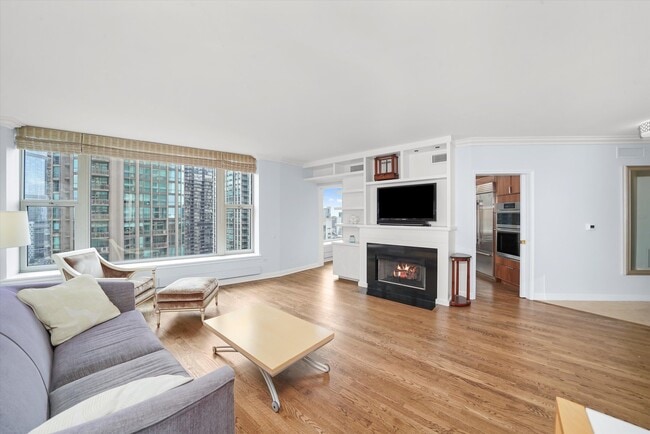 Photo - 25 E Superior St Unit 2805