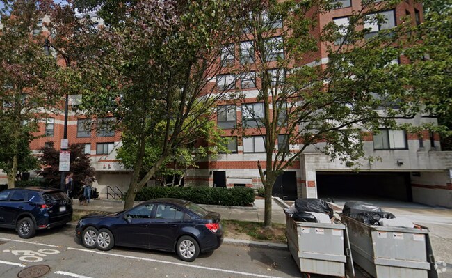 Building Photo - 1933 Commonwealth Ave Rental