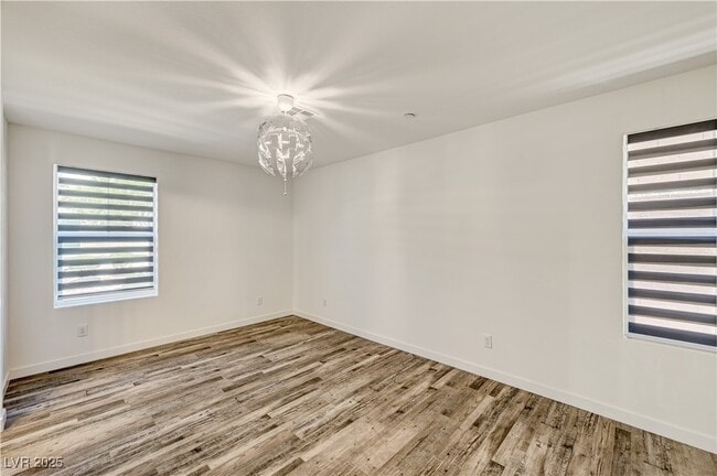 Photo - 1050 Spotted Saddle St