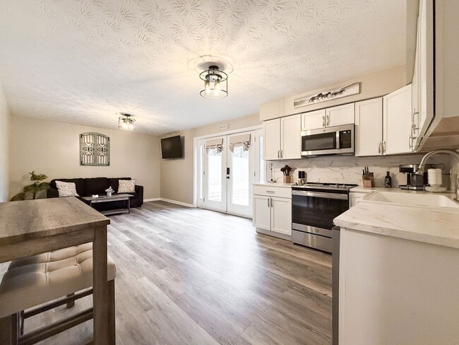 3 Stonehaven Ct