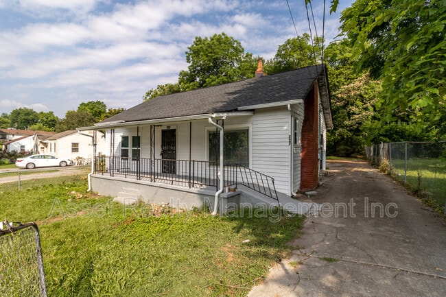 Building Photo - 2647 Selma Ave Rental