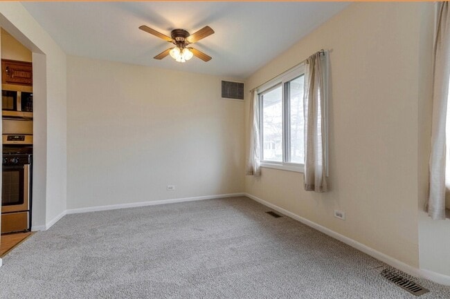 Photo - 3004 Roberts Dr Unit 8
