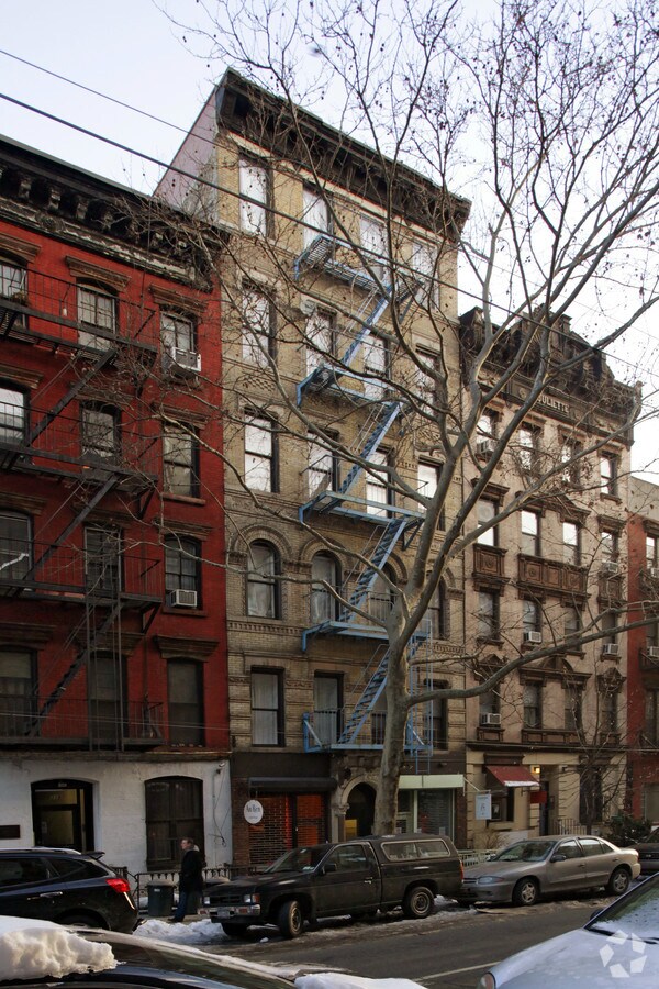 315 E 9th St - 315 E 9th St Apartments