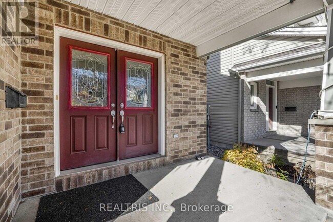 Photo - 471 Creekview Way