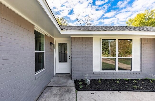 Photo - 9807 Jaywood St