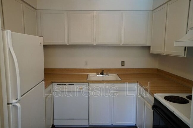 Photo - 1260 York St Unit #201
