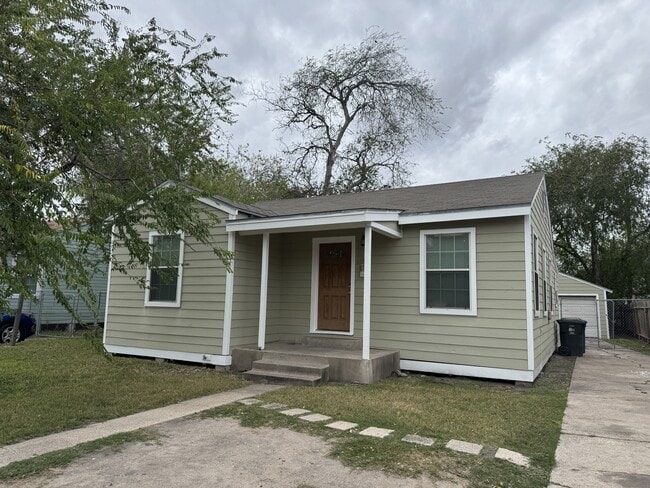 Photo - 4813 Blundell Dr