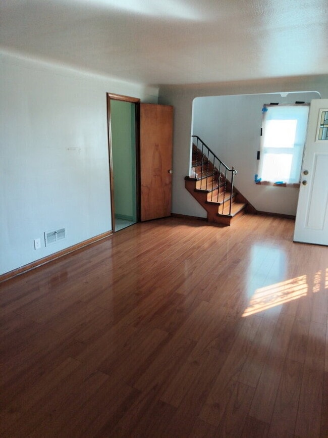 Photo - 4013 E 151st St