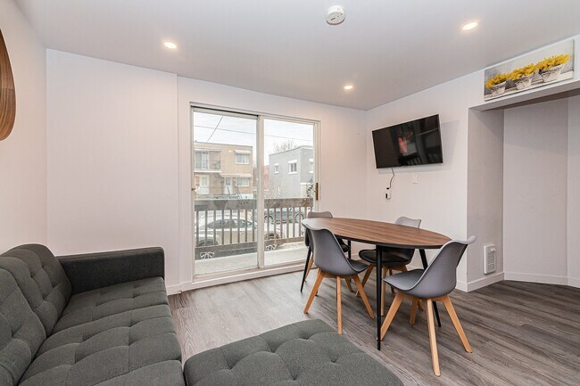 Photo - 6548 Av. Azilda