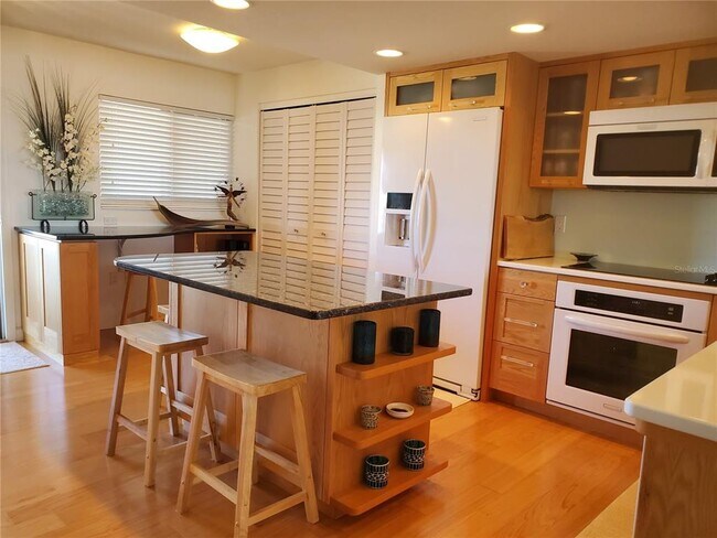 Photo - 103 1st St E Unidad 309