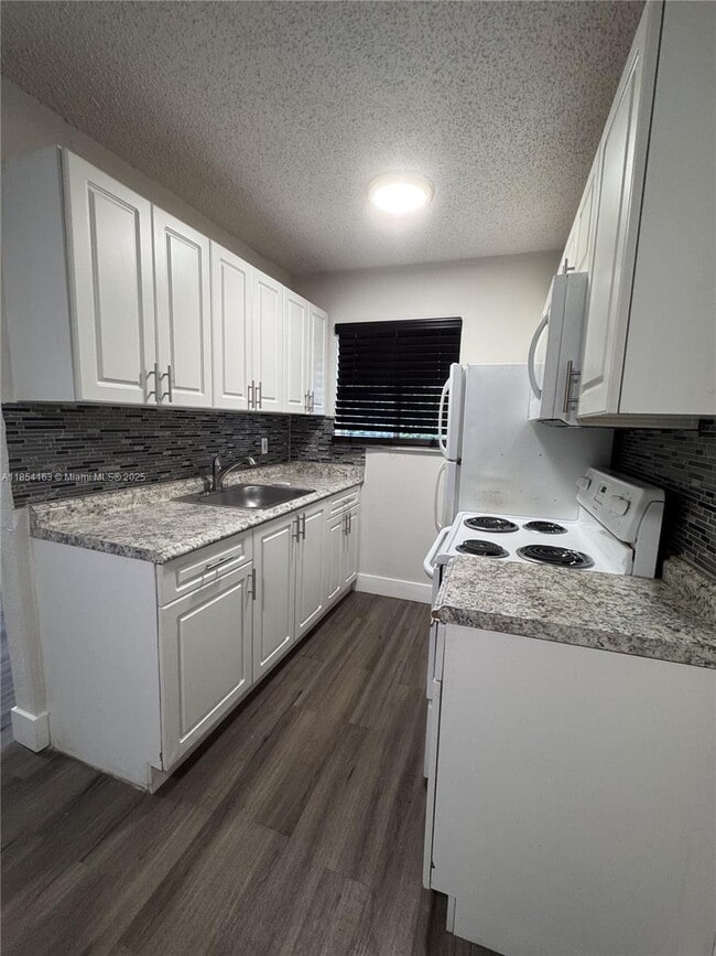 Photo - 2150 Madison St Unidad 10